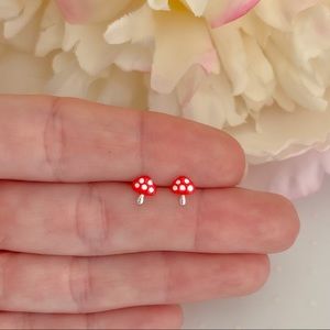 925 Sterling silver tiny mushrooms earrings